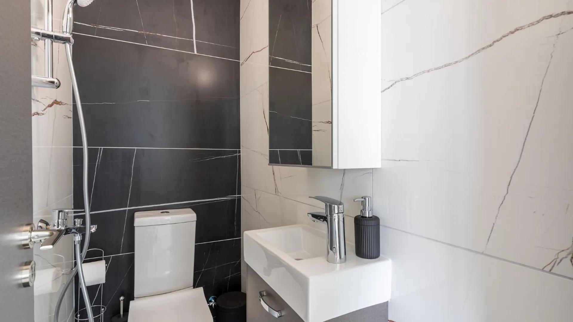Artemis 1-Bedroom Apartment In Larnaca