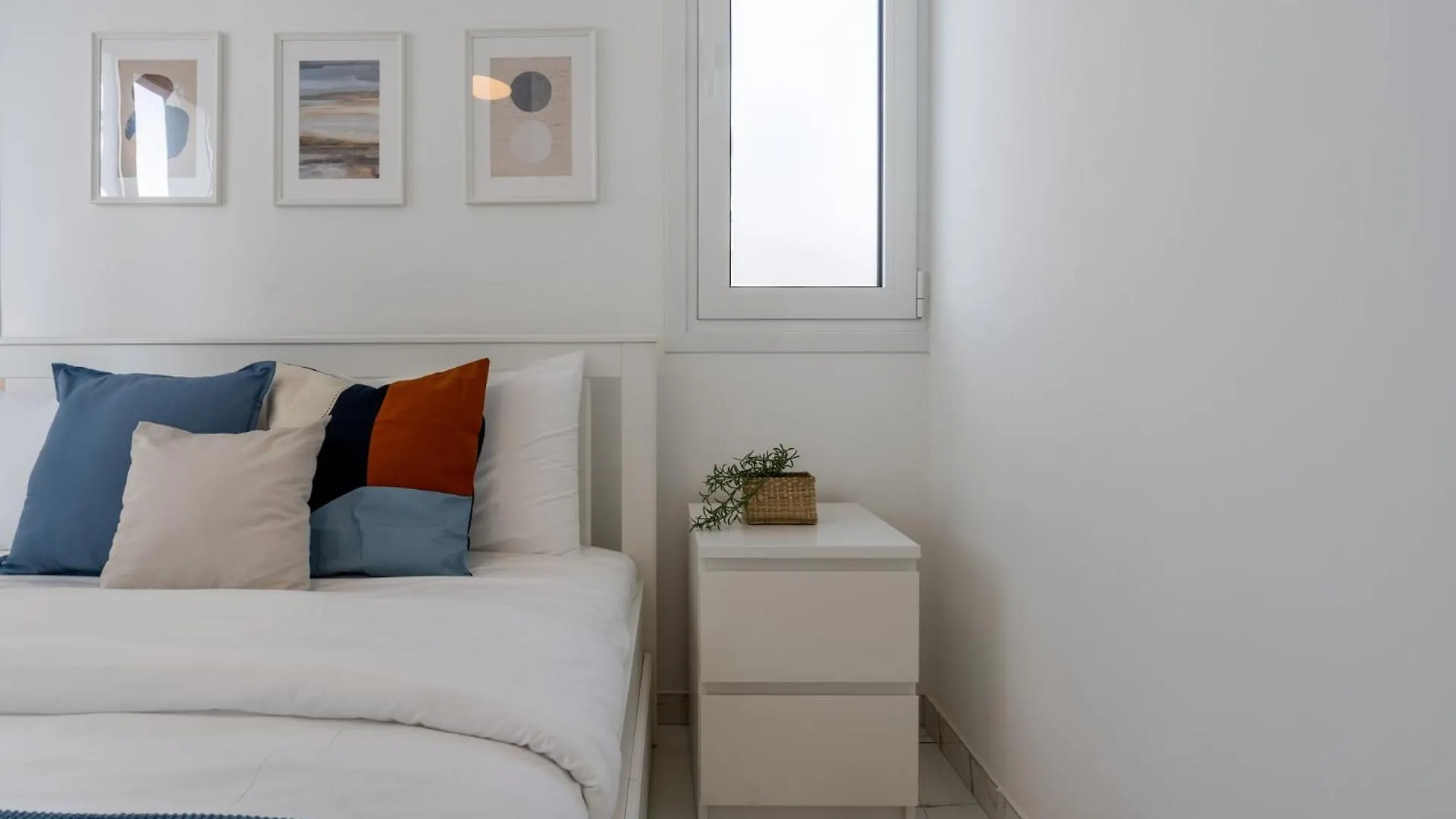 Artemis 1-Bedroom Apartment In Larnaca 0*,