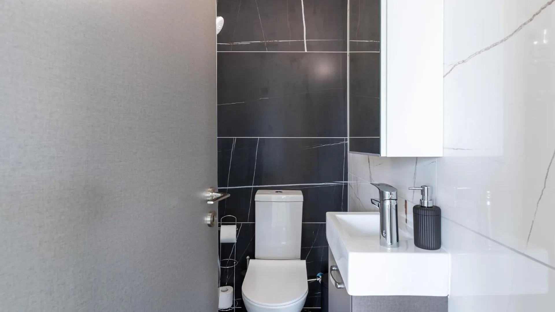 Artemis 1-Bedroom Apartment In Larnaca