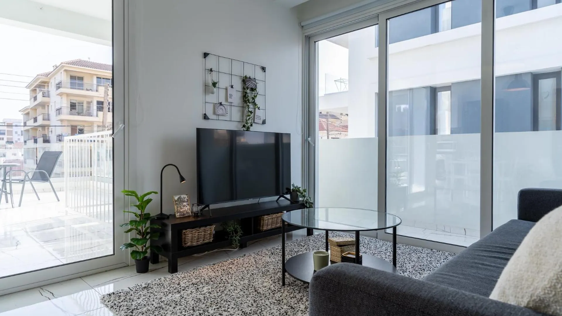 Artemis 1-Bedroom Apartment In Larnaca