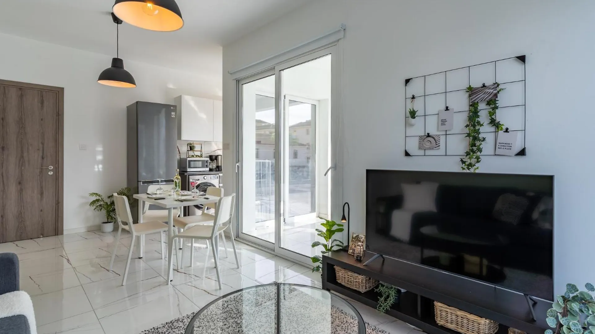 Artemis 1-Bedroom Apartment In Larnaca
